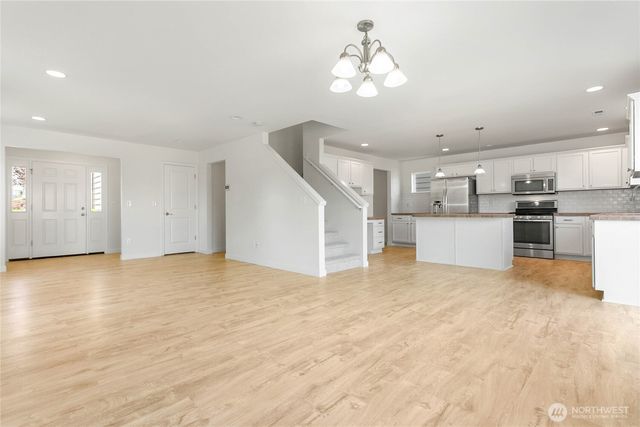 800 Crested Butte Boulevard, Mount Vernon, WA 98273