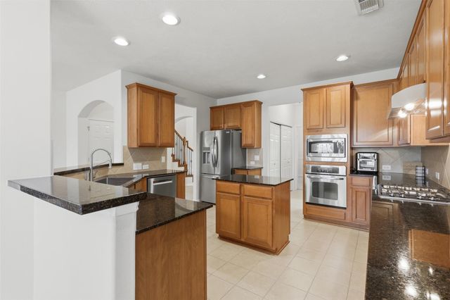 13806 Cove Landing Lane, Rosharon, TX 77583