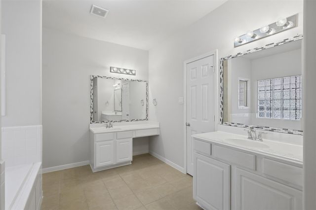 13806 Cove Landing Lane, Rosharon, TX 77583
