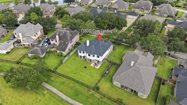 13806 Cove Landing Lane, Rosharon, TX 77583