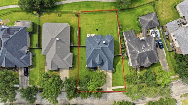 13806 Cove Landing Lane, Rosharon, TX 77583