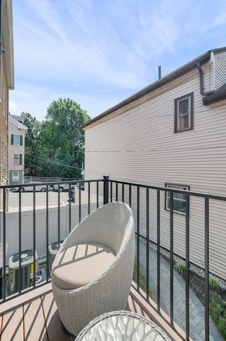 39 G Street, Boston, MA 02127