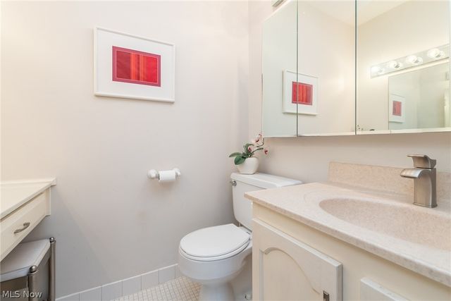 2112 Acacia Park Drive 322, Lyndhurst, OH 44124