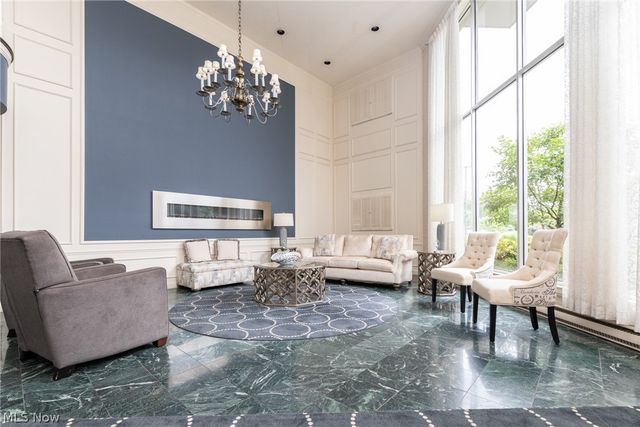 2112 Acacia Park Drive 322, Lyndhurst, OH 44124