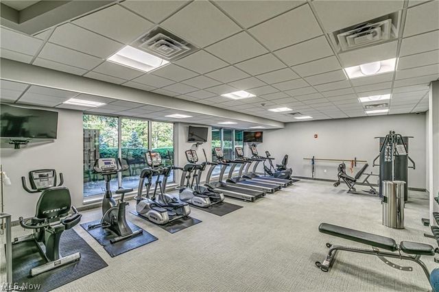2112 Acacia Park Drive 322, Lyndhurst, OH 44124