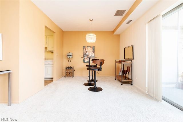 2112 Acacia Park Drive 322, Lyndhurst, OH 44124
