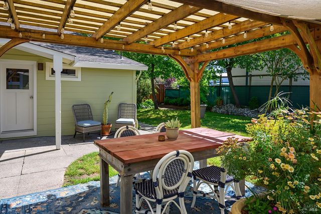 316-318 Petaluma Ave, Sebastopol, CA 95472