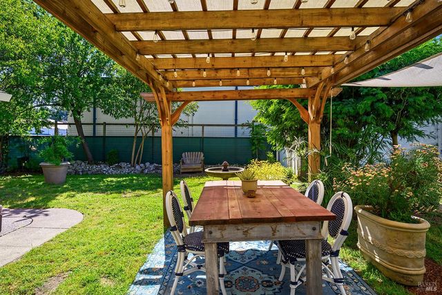 316-318 Petaluma Ave, Sebastopol, CA 95472