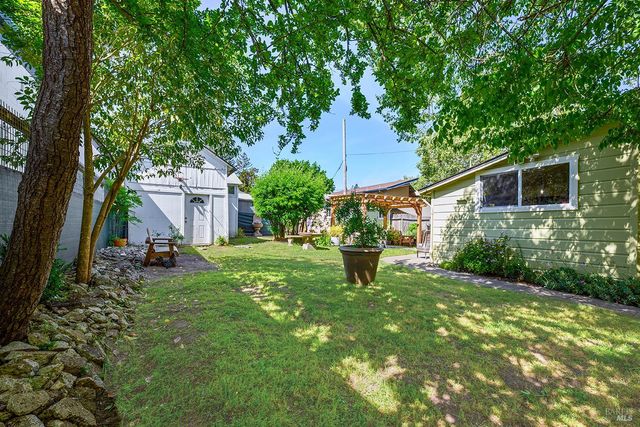 316-318 Petaluma Ave, Sebastopol, CA 95472