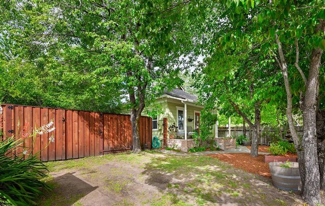 316-318 Petaluma Ave, Sebastopol, CA 95472