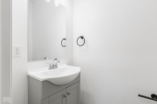 1845 Heathglen Circle, North Vernon, IN 47265