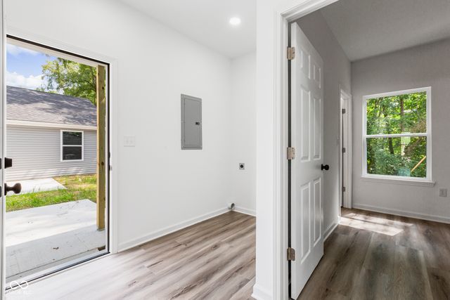 1845 Heathglen Circle, North Vernon, IN 47265