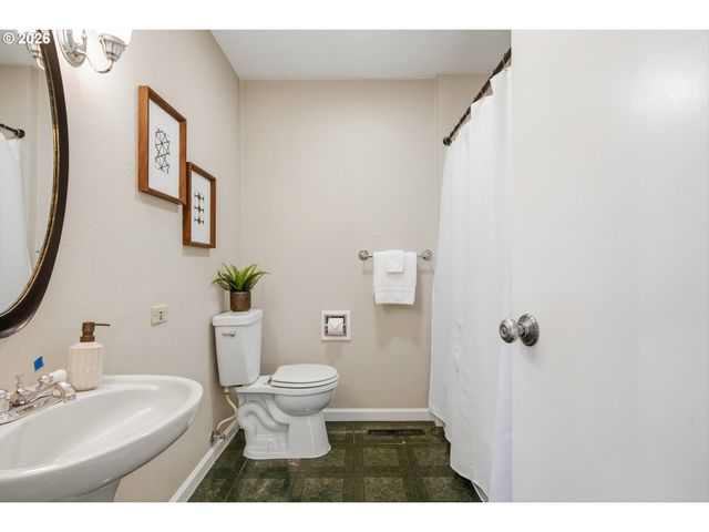 12225 Sw 34TH Ave, Portland, OR 97219