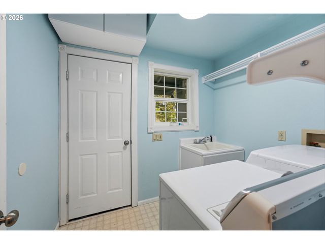 12225 Sw 34TH Ave, Portland, OR 97219