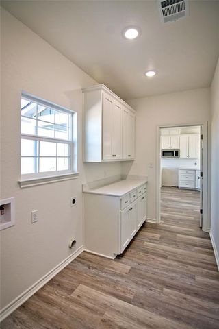 2001 Sunflower ROW, Coupland, TX 78615
