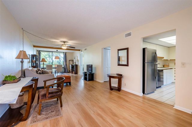 3062 EASTLAND BOULEVARD 406, Clearwater, FL 33761