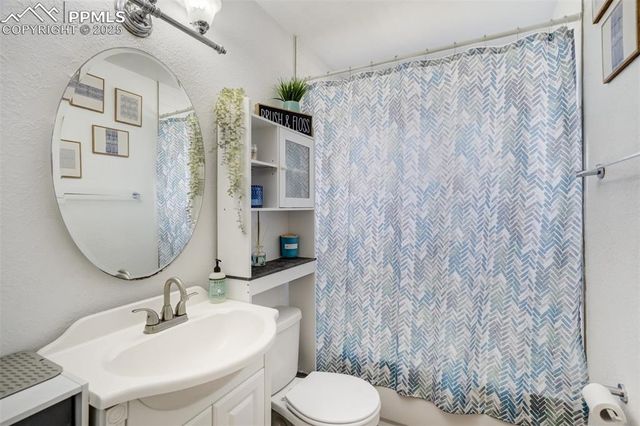 257 Sherri Drive, Colorado Springs, CO 80911