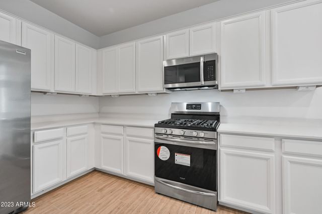 12617 W Kaler Drive, Glendale, AZ 85307
