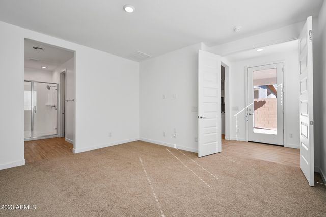 12617 W Kaler Drive, Glendale, AZ 85307