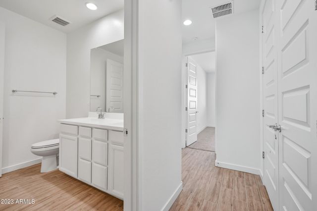 12617 W Kaler Drive, Glendale, AZ 85307
