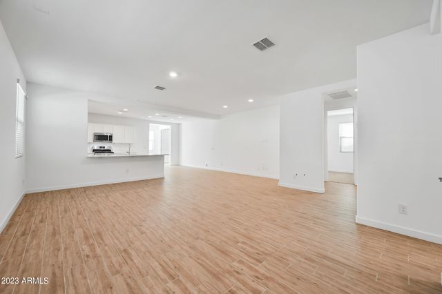12617 W Kaler Drive, Glendale, AZ 85307