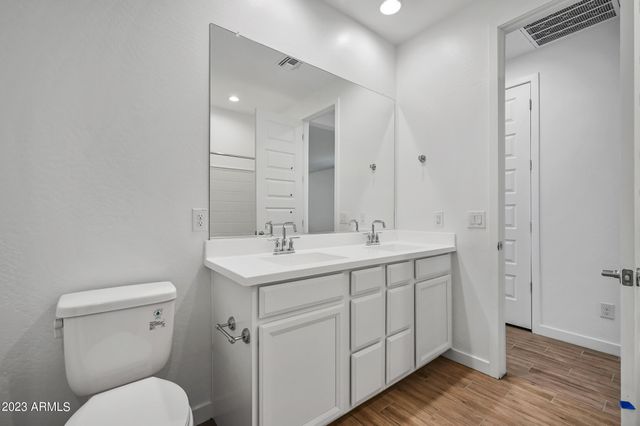 12617 W Kaler Drive, Glendale, AZ 85307