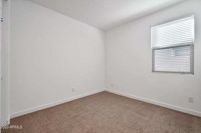 12617 W Kaler Drive, Glendale, AZ 85307