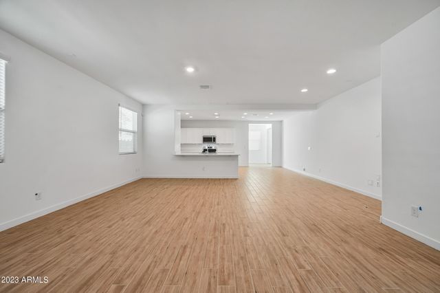 12617 W Kaler Drive, Glendale, AZ 85307