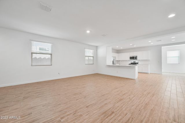 12617 W Kaler Drive, Glendale, AZ 85307