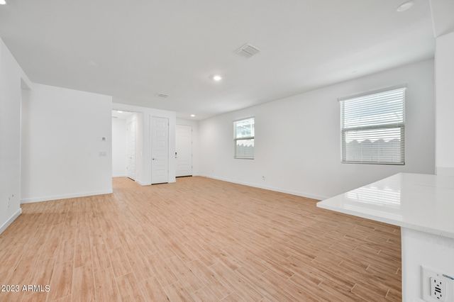 12617 W Kaler Drive, Glendale, AZ 85307