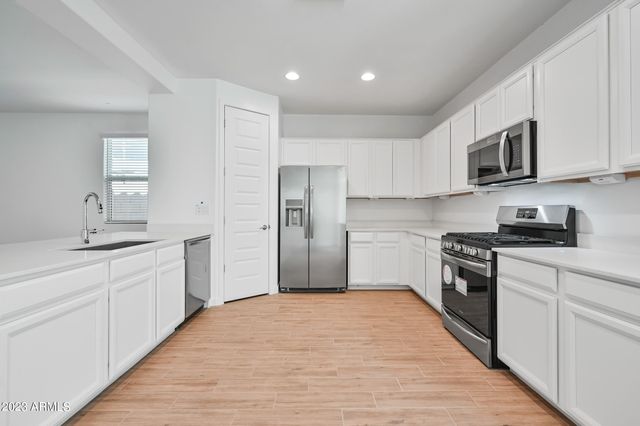 12617 W Kaler Drive, Glendale, AZ 85307