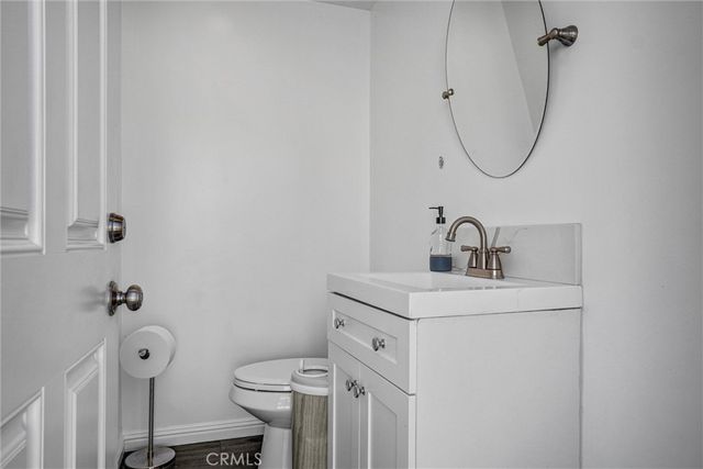 15012 Wyandotte, Los Angeles, CA 91405