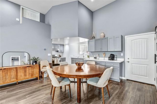 15012 Wyandotte, Los Angeles, CA 91405