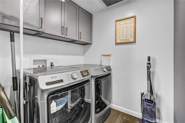 15012 Wyandotte, Los Angeles, CA 91405