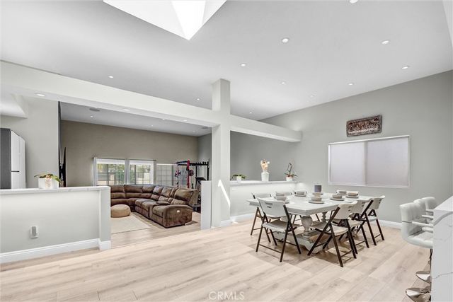 15012 Wyandotte, Los Angeles, CA 91405