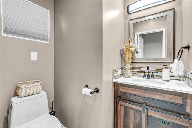 15012 Wyandotte, Los Angeles, CA 91405