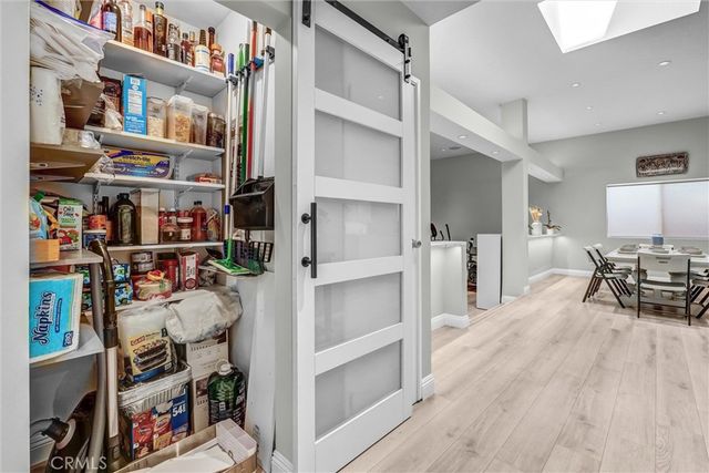15012 Wyandotte, Los Angeles, CA 91405