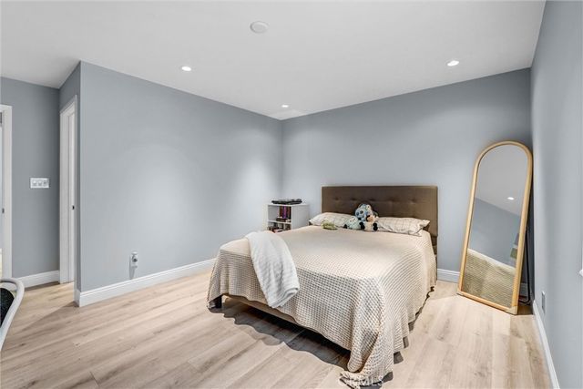 15012 Wyandotte, Los Angeles, CA 91405