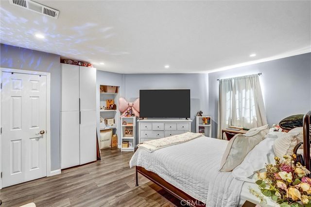 15012 Wyandotte, Los Angeles, CA 91405