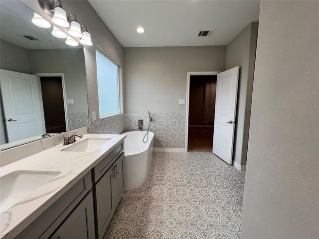 715 Seydler Street, East Bernard, TX 77435