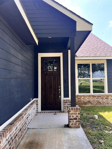 715 Seydler Street, East Bernard, TX 77435