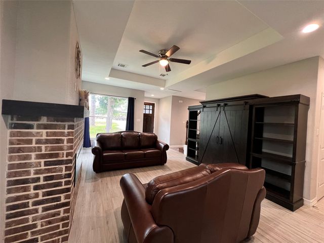 715 Seydler Street, East Bernard, TX 77435