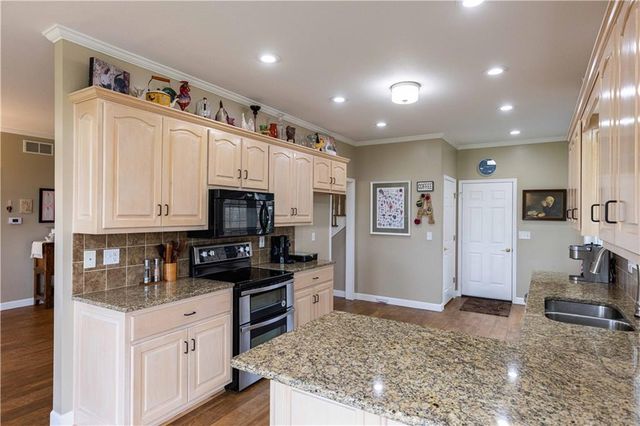 1032 Trevino Drive, Clinton, MO 64735
