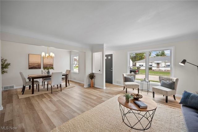 2137 Silverdale, Cleveland, OH 44109