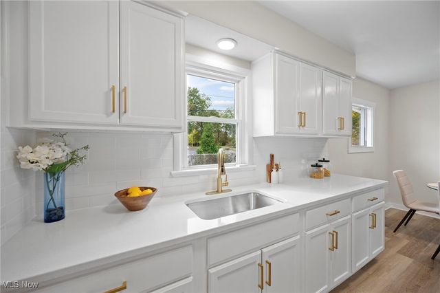 2137 Silverdale, Cleveland, OH 44109