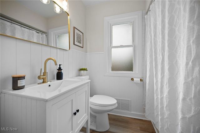 2137 Silverdale, Cleveland, OH 44109