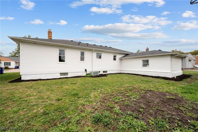 2137 Silverdale, Cleveland, OH 44109