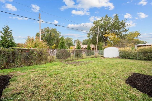 2137 Silverdale, Cleveland, OH 44109