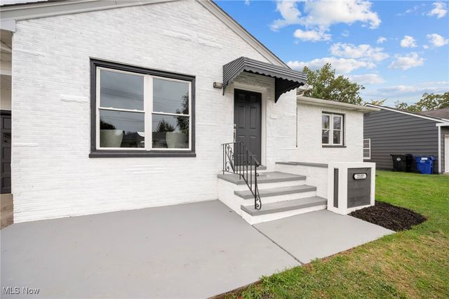 2137 Silverdale, Cleveland, OH 44109