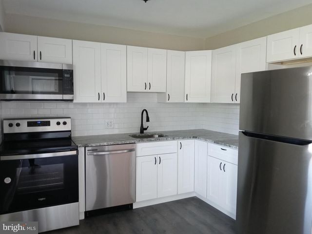 136 JUNEWOOD DR, Levittown, PA 19055